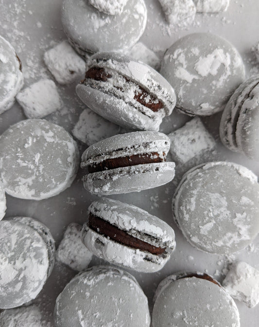 Puppy Chow Macarons